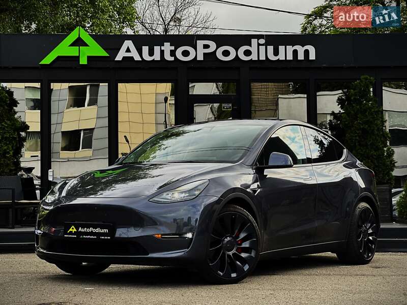 Tesla Model y (2022)