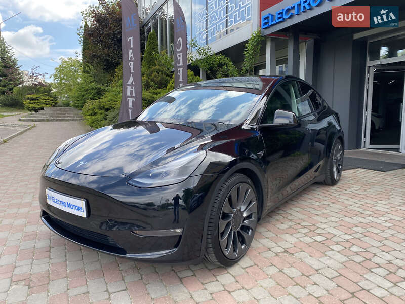 Tesla Model y (2021)