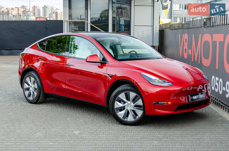 Tesla Model y (2021)