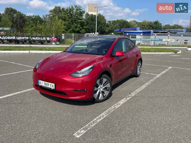 Tesla Model y (2020)
