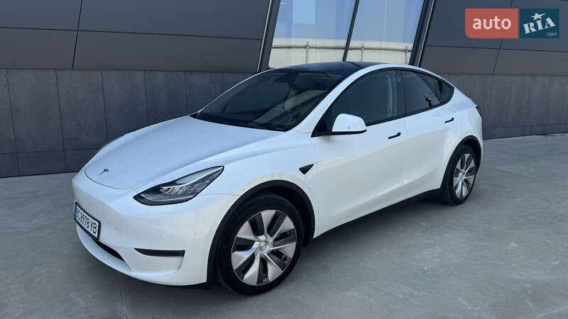Tesla Model y (2022)