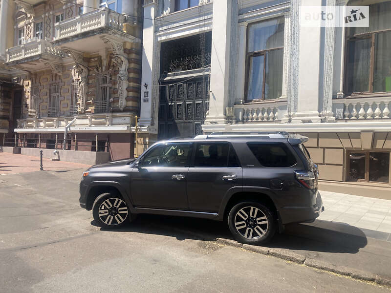 Toyota 4 runner (2014)