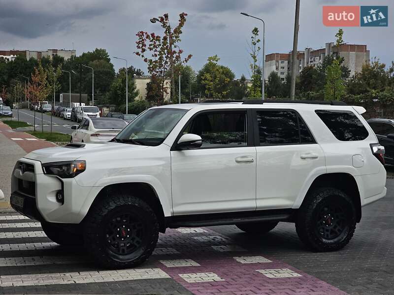Toyota 4 runner (2020)