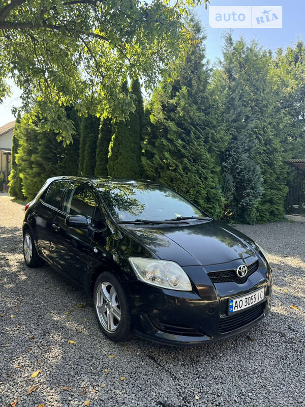 Toyota Auris (2007)