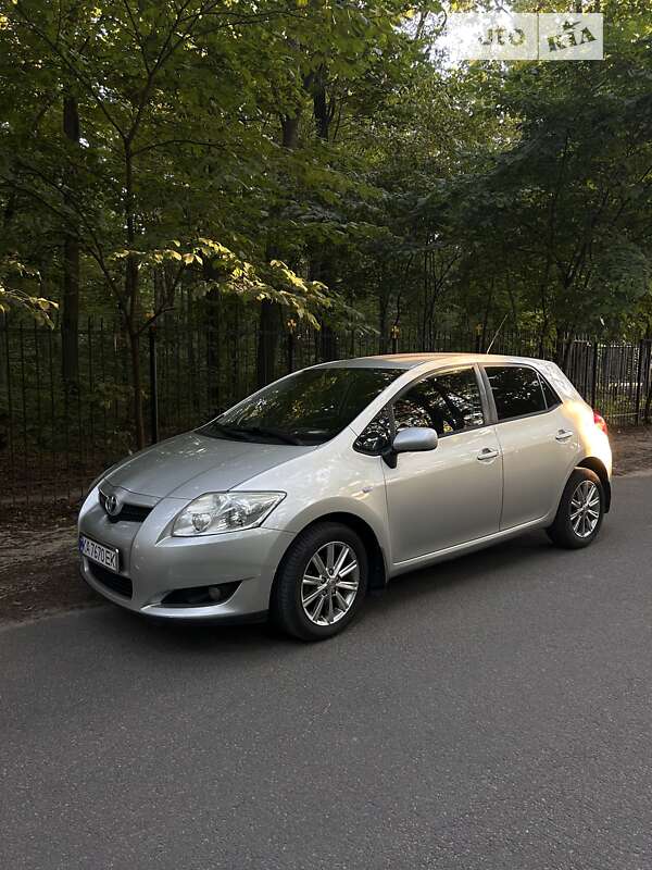 Toyota Auris (2007)