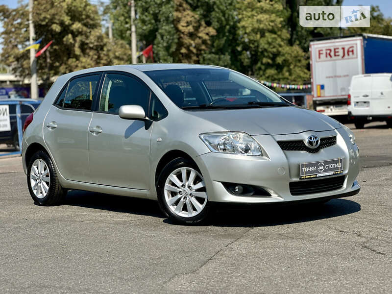 Toyota Auris (2007)