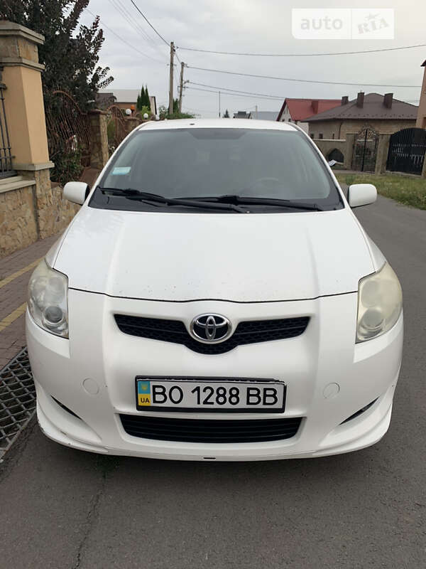Toyota Auris (2008)