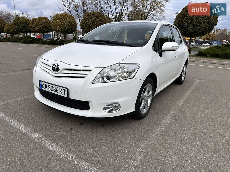 Toyota Auris (2012)