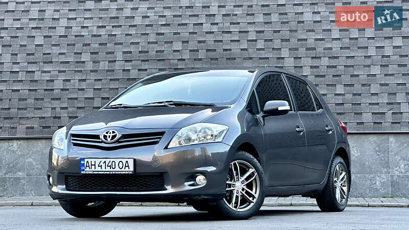 Toyota Auris (2011)