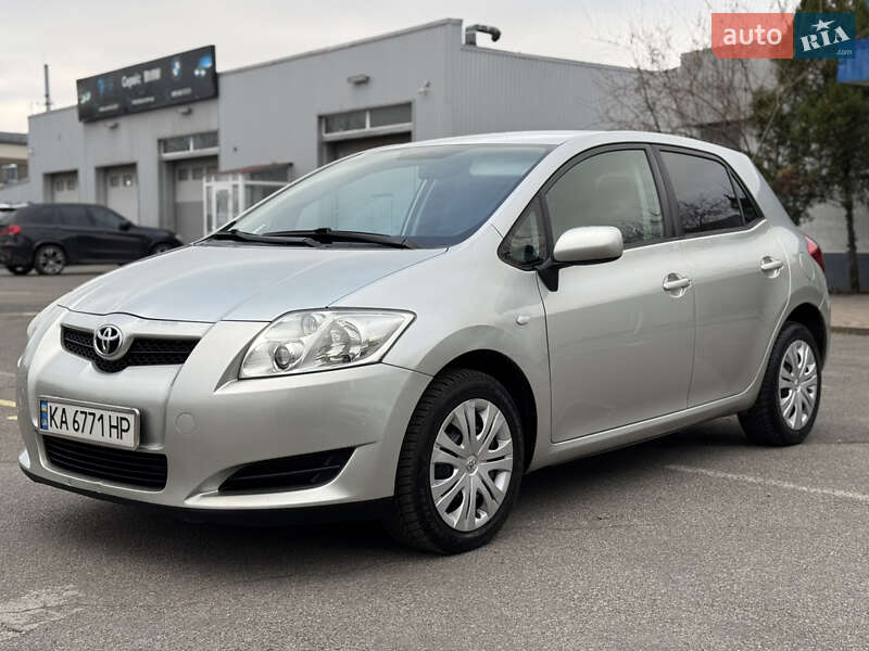 Toyota Auris (2008)