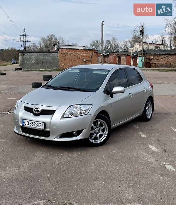 Toyota Auris (2007)