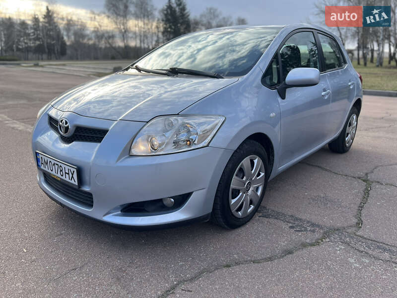 Toyota Auris (2007)