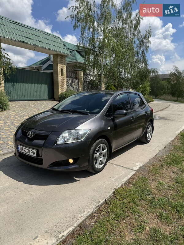Toyota Auris (2008)