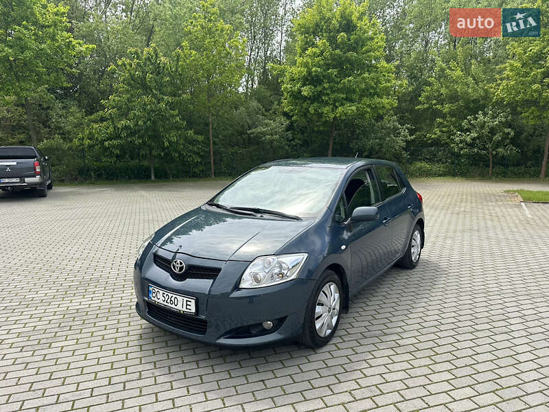 Toyota Auris (2008)