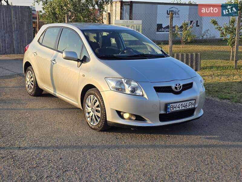 Toyota Auris (2008)