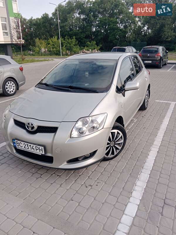 Toyota Auris (2007)