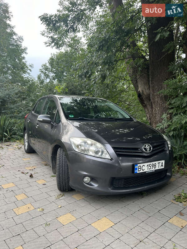 Toyota Auris (2010)