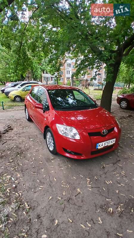 Toyota Auris (2007)
