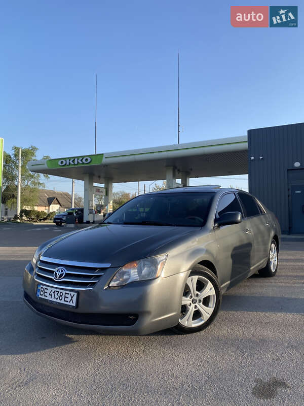 Toyota Avalon (2006)