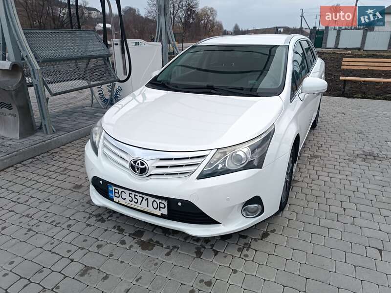 Toyota Avensis (2013)