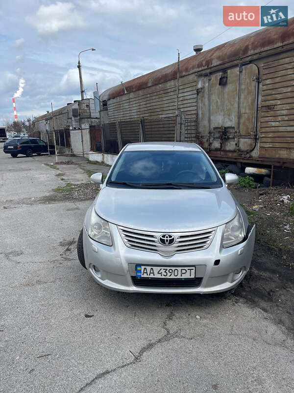 Toyota Avensis (2011)
