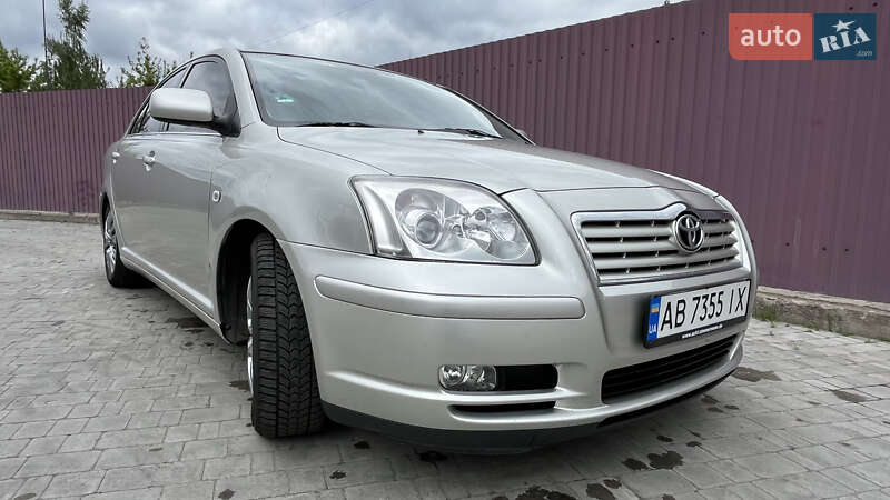 Toyota Avensis (2005)