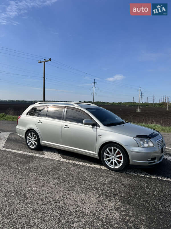 Toyota Avensis (2003)