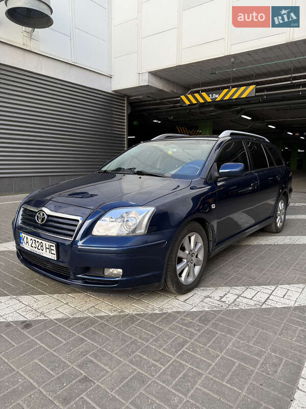 Toyota Avensis (2004)