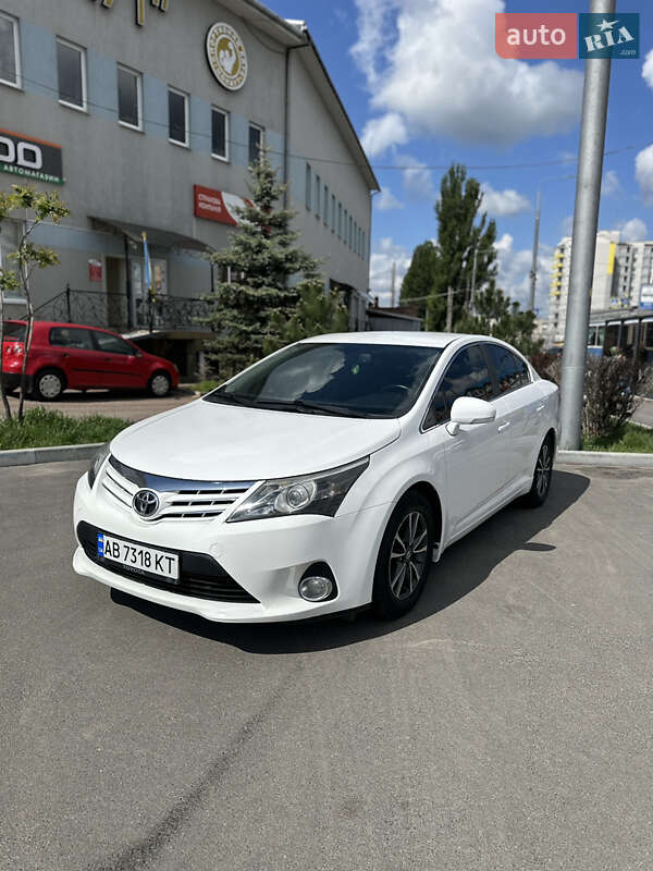 Toyota Avensis (2013)