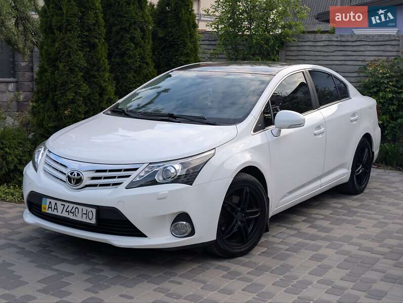 Toyota Avensis (2012)