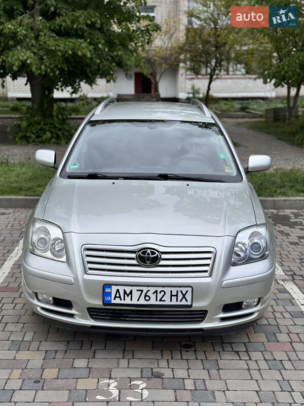 Toyota Avensis (2005)