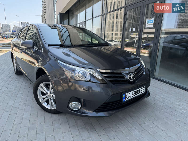 Toyota Avensis (2013)