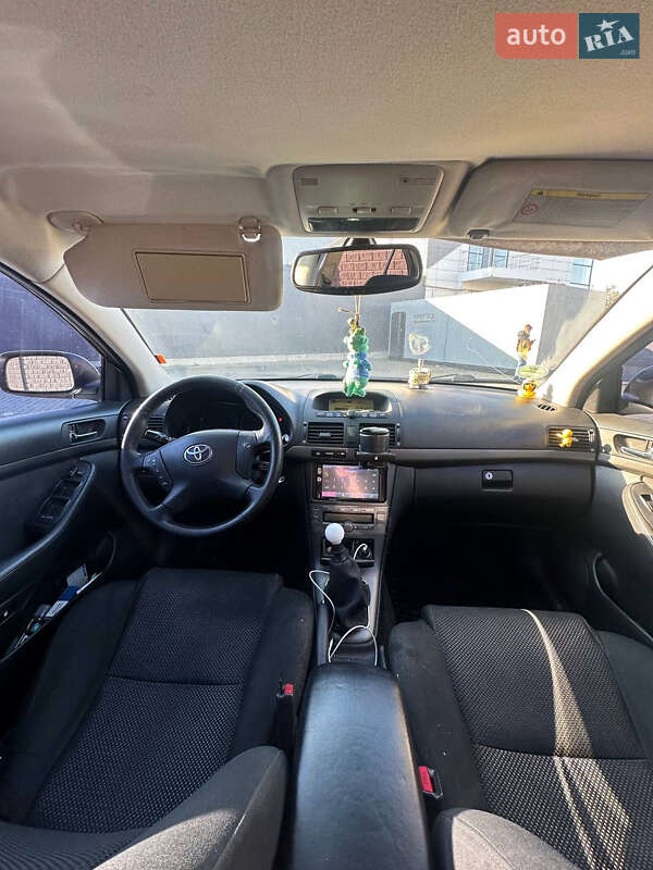 Toyota Avensis (2006)