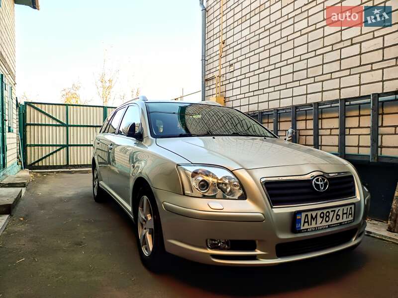 Toyota Avensis (2004)