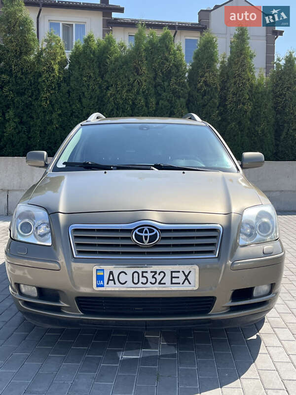 Toyota Avensis (2004)