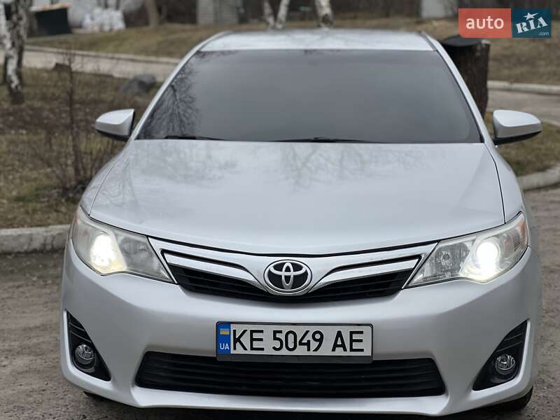 Toyota Camry (2013)