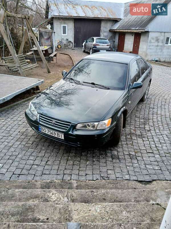 Toyota Camry (1999)