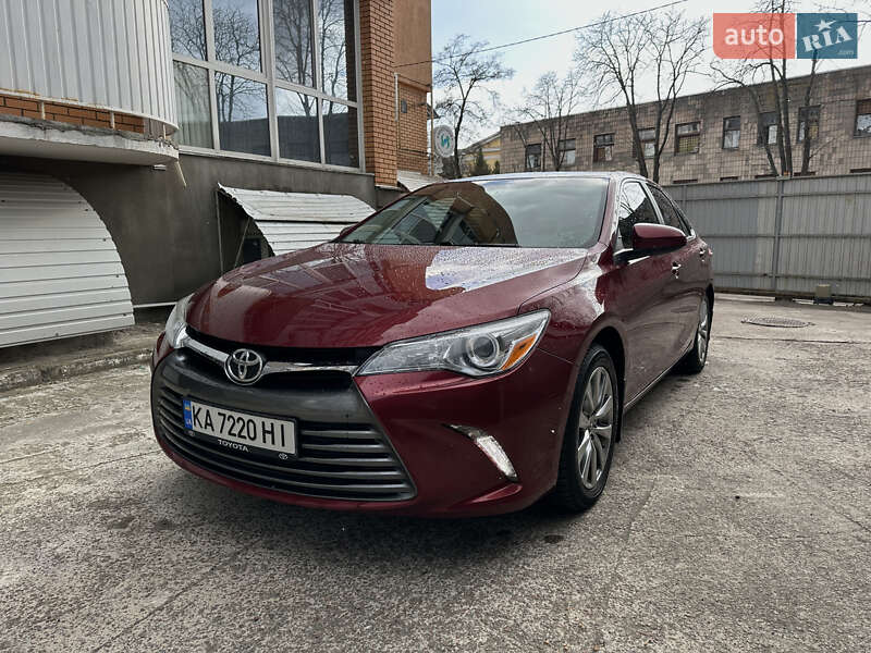 Toyota Camry (2017)