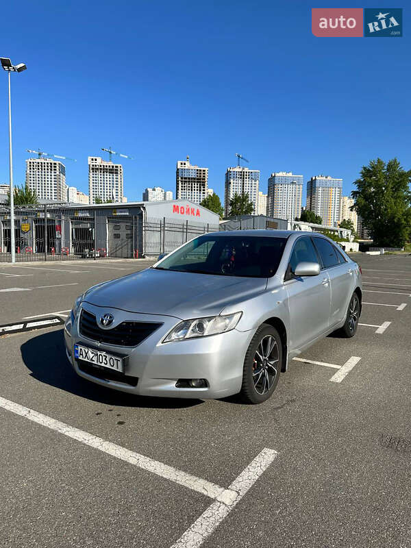 Toyota Camry (2008)