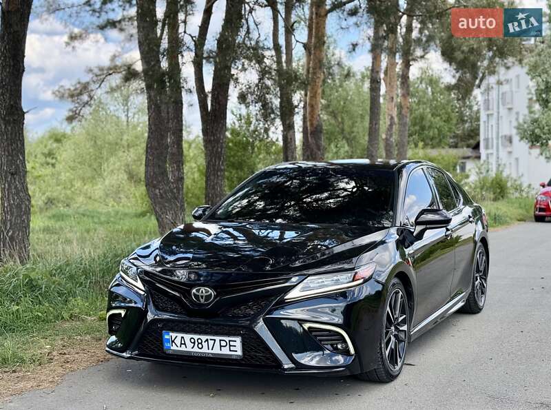 Toyota Camry (2017)