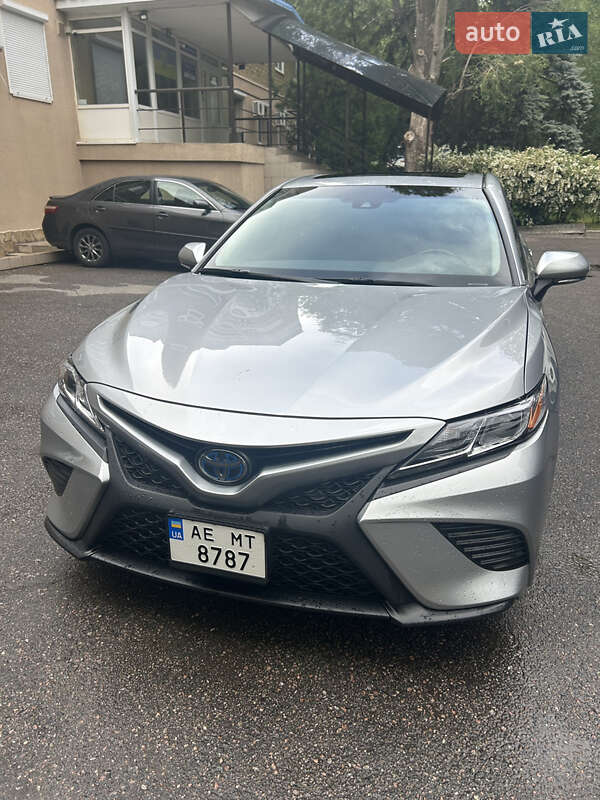 Toyota Camry (2020)