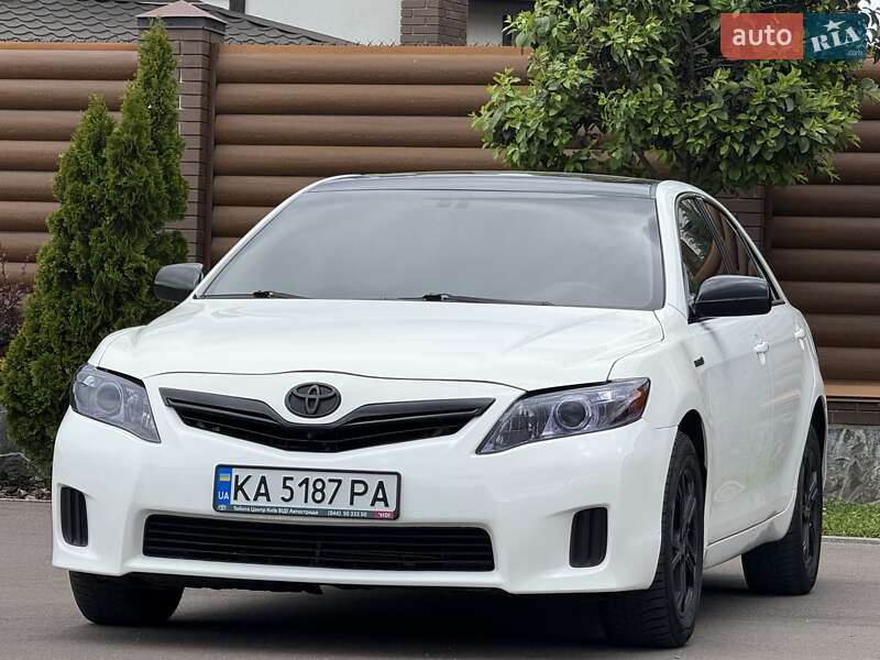 Toyota Camry (2010)