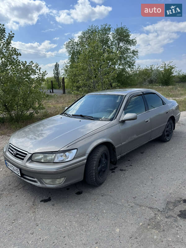 Toyota Camry (2000)