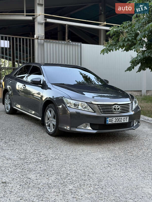 Toyota Camry (2013)