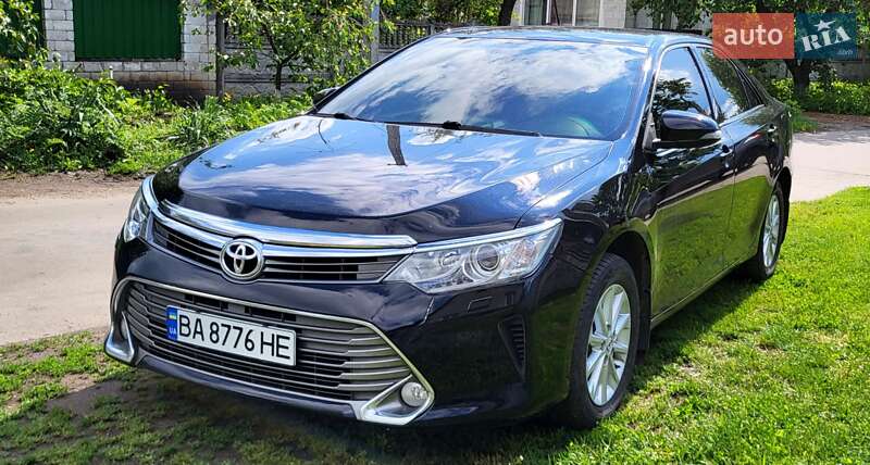 Toyota Camry (2015)