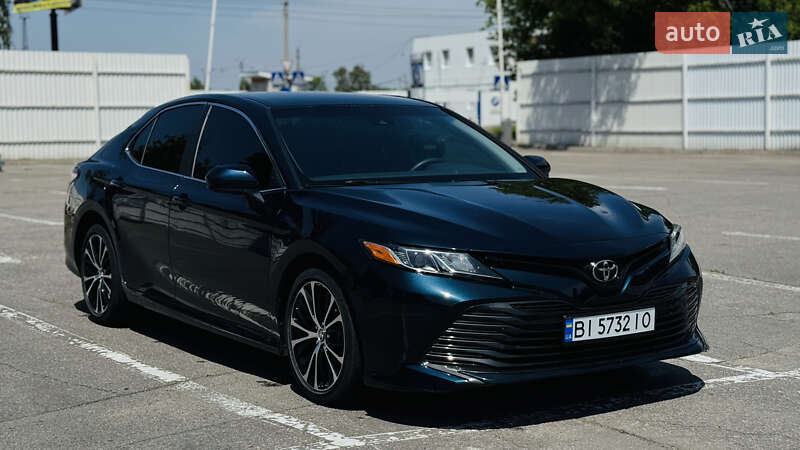 Toyota Camry (2019)