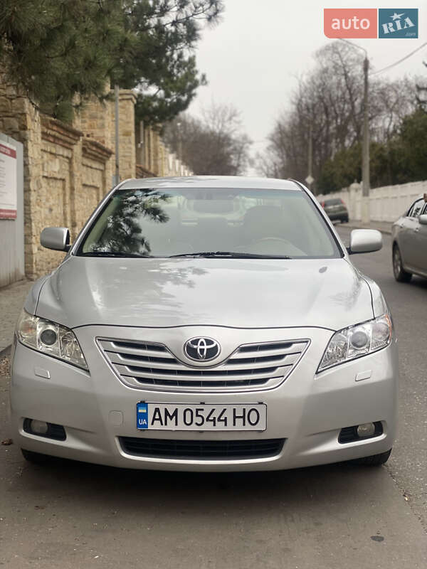 Toyota Camry (2008)