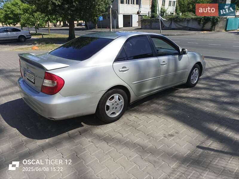 Toyota Camry (2003)