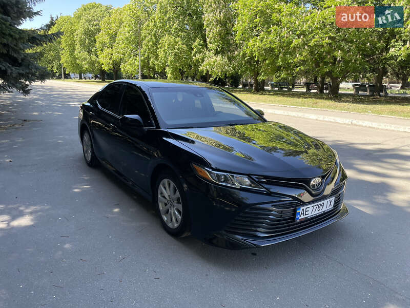 Toyota Camry (2017)