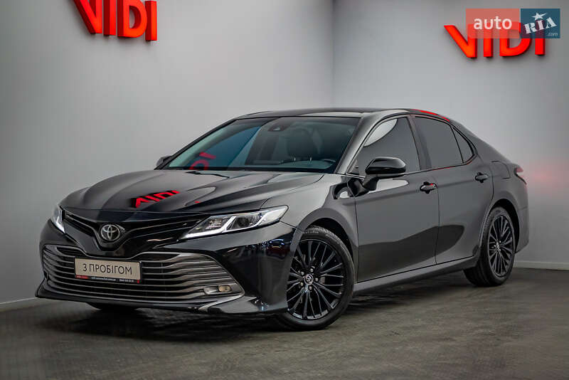 Toyota Camry (2020)